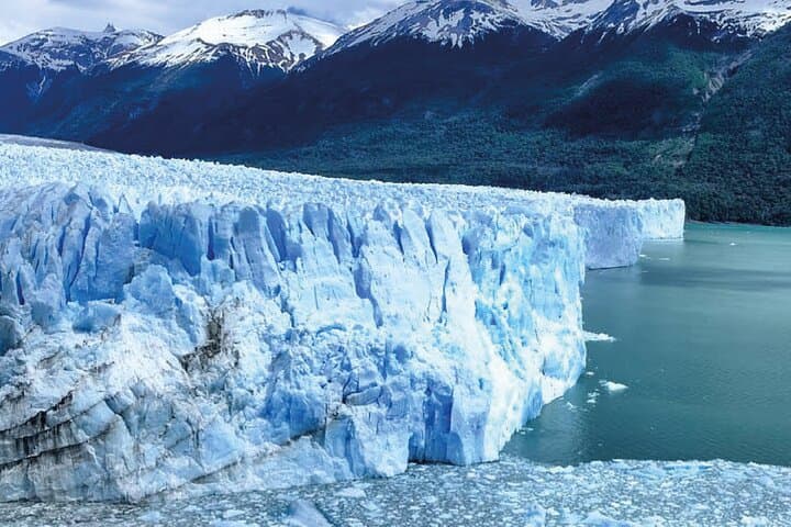 Perito Moreno Glacier Day Trip from El Calafate — Walkways, Calving & Wildlife photo 4