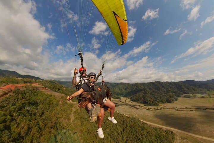 Paraglide Jaco Beach: VIP Family Tandem Flight with Kids & Dogs photo 6