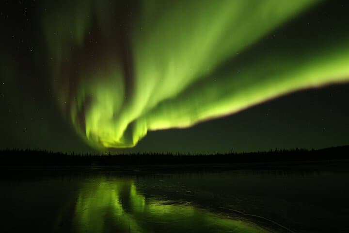 Yellowknife Aurora Hunting Tours: Practical Guide to Chasing the Northern Lights photo 2