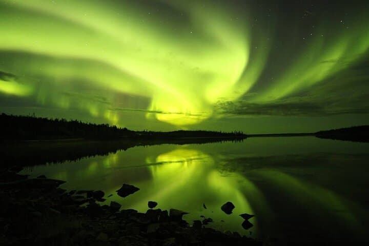 Yellowknife Aurora Hunting Tours: Practical Guide to Chasing the Northern Lights photo 4