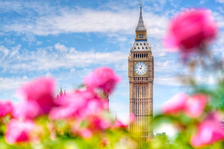 London Crown Secret: Self-Guided Royal Puzzle Quest Near Westminster