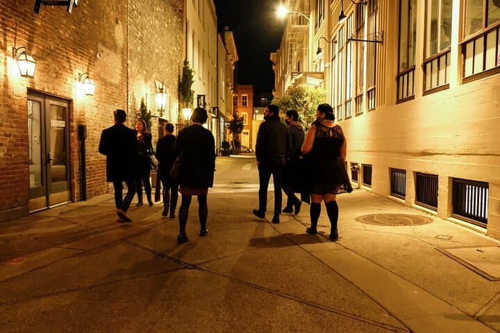Walk with Spirits: Haunted Pub Crawl & Ghost Tour in San Francisco
