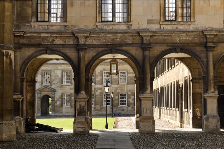 Cambridge Famous Alumni Quest: Interactive Walking Game Through University Highlights photo 5