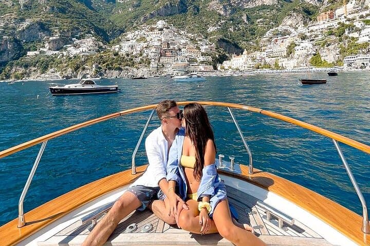 Private Gozzo Tour Along the Amalfi Coast (Positano to Vietri) photo 4