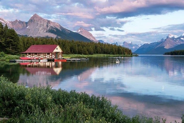 3-Day Canadian Rockies: Moraine Lake, Columbia Icefield & Jasper Highlights