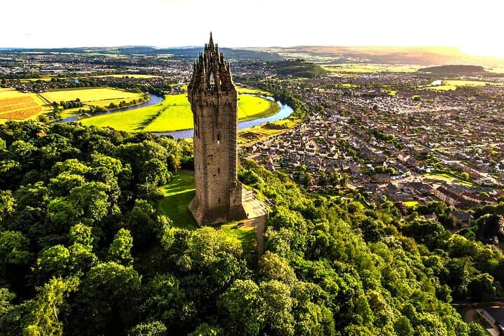 Full-Day Private Tour to Wallace Monument, Stirling Castle & Linlithgow Palace from Edinburgh