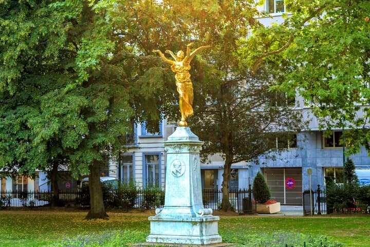 Brussels Gold Quest: Self-Guided Treasure Hunt Walking Tour