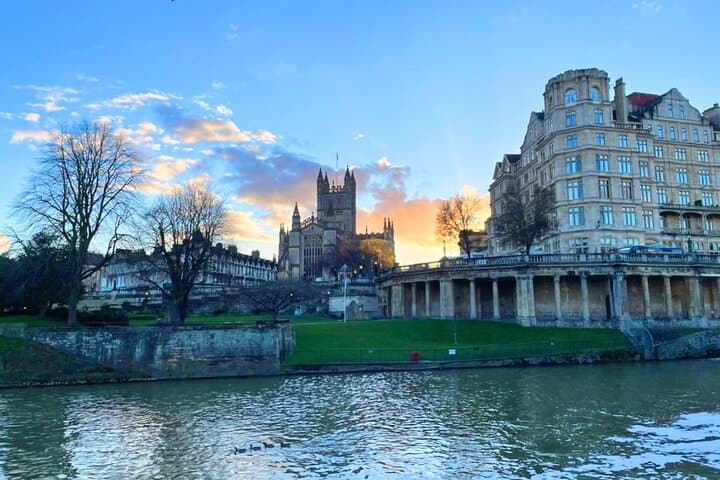 Interactive Treasure Hunt in Bath: Secrets & Sigils Self-Guided Walking Tour