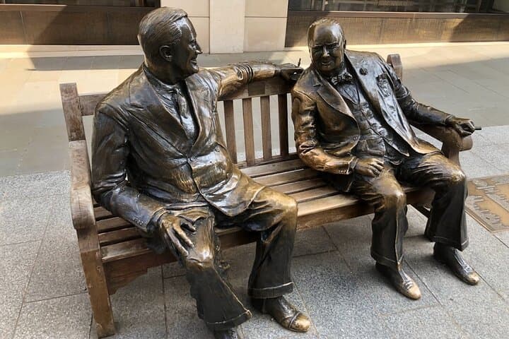 Private London Churchill Walking Tour with Blue Badge Guide