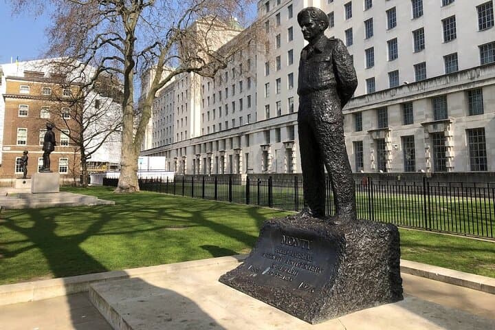 Private London Churchill Walking Tour with Blue Badge Guide photo 3
