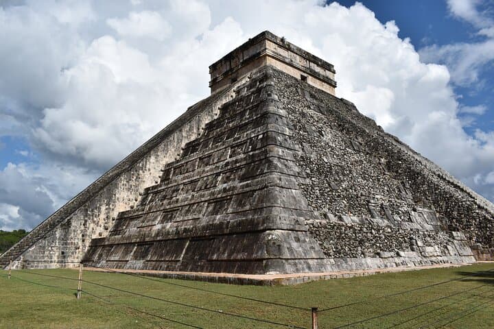 Chichén Itzá, Cenotes & Valladolid: Full-Day Mayan Ruins and Cenote Swim