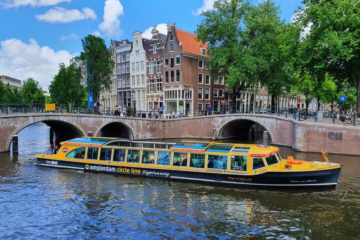 Amsterdam Canal Cruise: 60-Minute Historic Sightseeing from Anne Frank House to Centraal Station