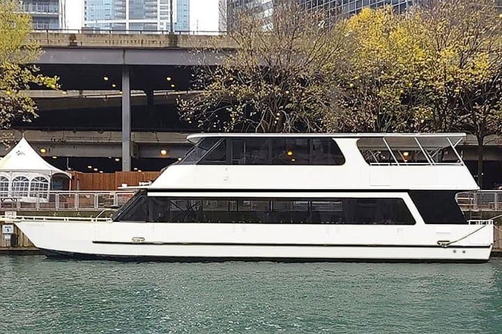 Tiki Chic Chicago Skyline Cruise: 90-Minute Lake Michigan Party photo 2