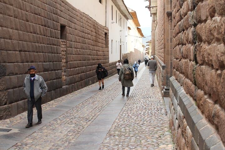Cusco Cultural: Machu Picchu & Rainbow Mountain 6-Day Trek photo 5