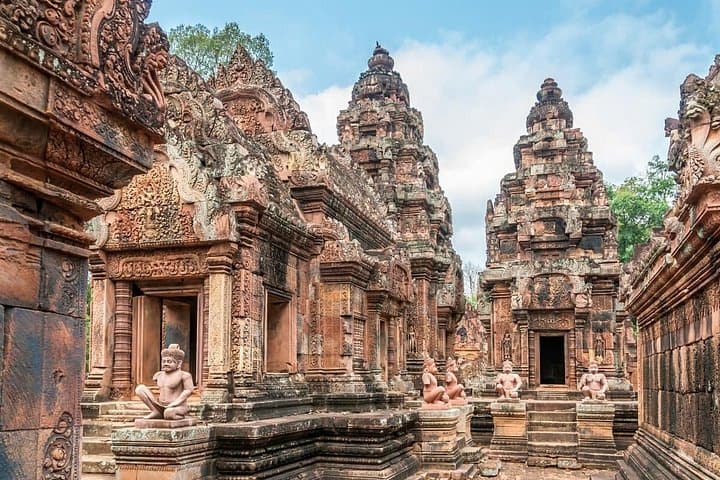 Banteay Srei & Grand Circuit Temple Tour from Siem Reap photo 4