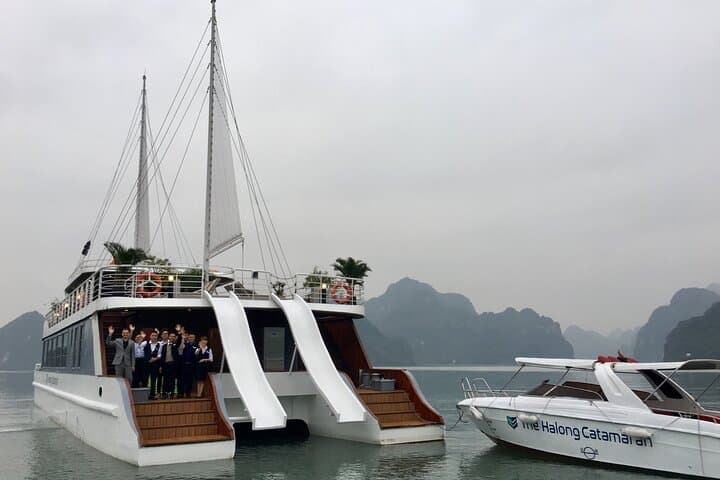 Full-Day Halong Bay by Highway Express: Sung Sot Cave, Titov Island & Kayak photo 3