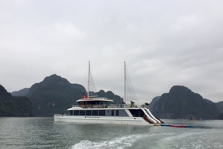 Full-Day Halong Bay by Highway Express: Sung Sot Cave, Titov Island & Kayak photo 4