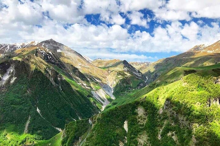 4x4 Day Trip from Tbilisi to Kazbegi & Truso Valley — Ananuri, Gudauri, Gergeti photo 4