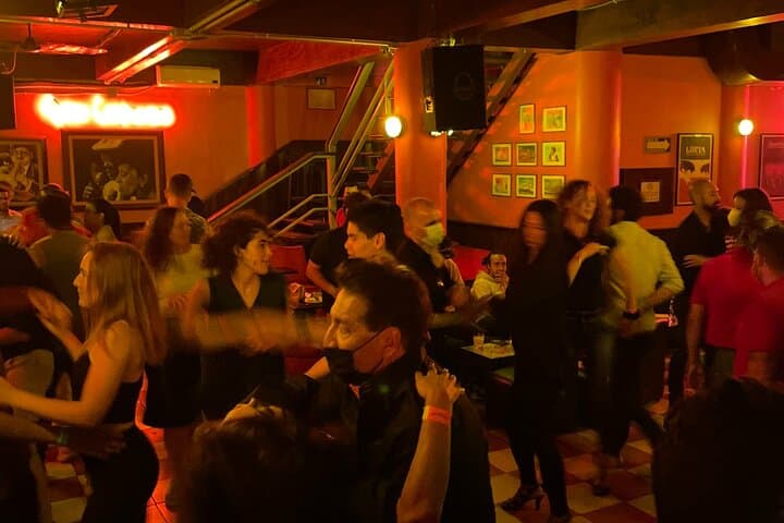Mexico City Salsa Night: 2.5‑Hour Class with Live Music in Centro photo 3