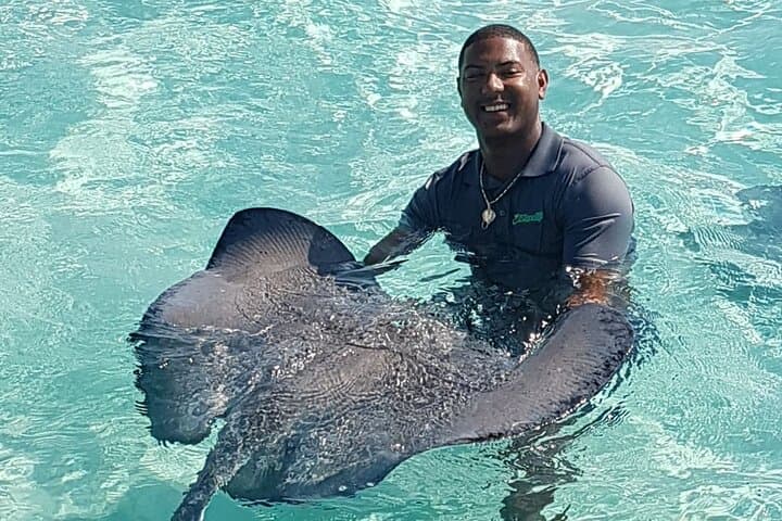 Half-Day Private Stingray City Charter Grand Cayman — Snorkel & Starfish Beach photo 4