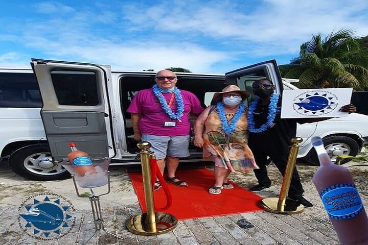 St. Maarten VIP Airport Transfer: Champagne Welcome, Johnny Cake & Chauffeured Service photo 2