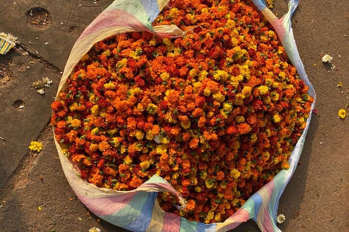 Dawn at Delhi's Ghazipur Flower Market — Private Half-Day Tour photo 6