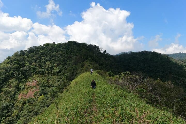 Hiking Pico de la Pava: Tri-State Summit and Community Meal in Sierra de Tabasco photo 2