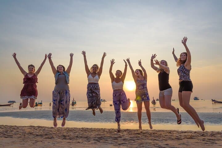 9-Day Thailand Highlights: Bangkok, Chiang Mai, Koh Samui & Koh Tao Adventure