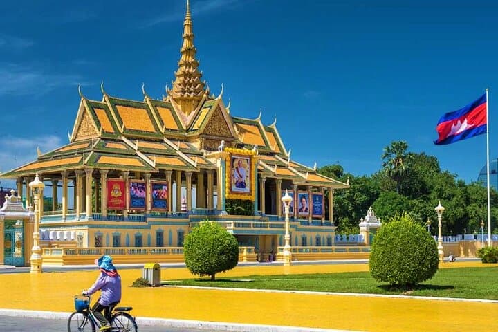 Phnom Penh Full-Day Private Tour: Royal Palace, Tuol Sleng & Killing Fields photo 3