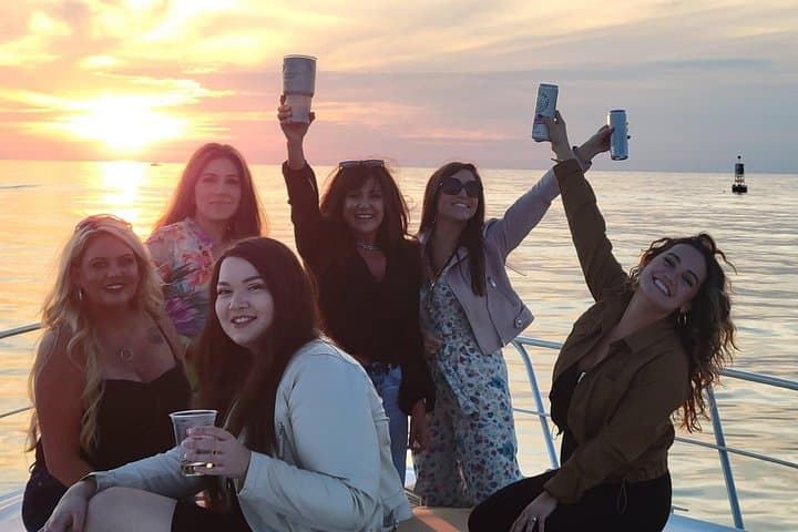Happy Hour Cruise on the Emerald Coast: 4-Hour Luxury Yacht Experience photo 4