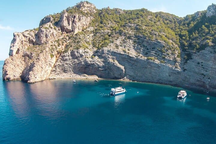 Cala Salada Catamaran Cruise: Snorkelling, Aquarium Stop & Secluded North Coast Beaches photo 3