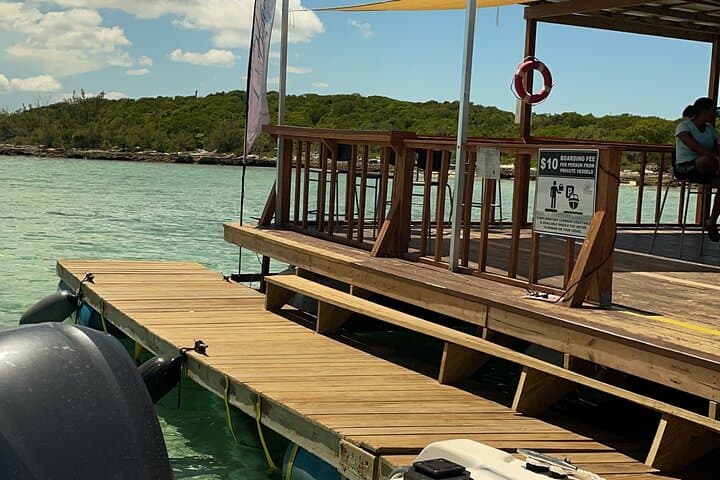 Rose Island Boat Party & Floating Bar — Nassau's Beach and Boat Day Escape photo 4