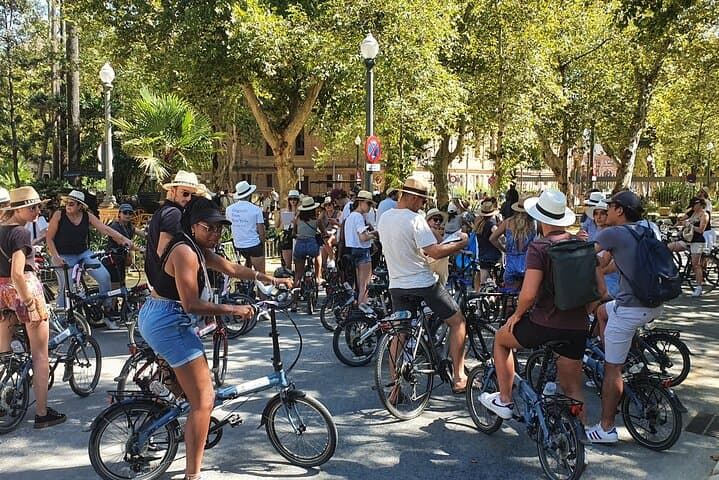 Explore Seville by Bike: Day Rentals to See the City Like a Local photo 4