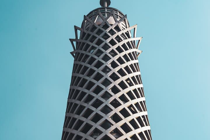 El-Moez to Cairo Tower: Evening Walking Tour & Spinning-Restaurant Dinner