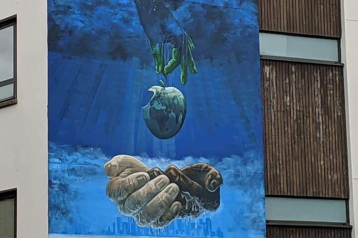 Interactive Treasure Hunt in Bristol: Self-Guided Walking Tour of City Secrets photo 4