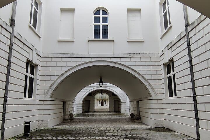 Greenwich Interactive Treasure Hunt: Self-Guided Secrets & Trails photo 4