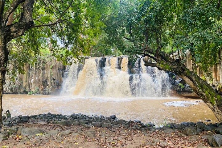 Chamarel Full-Day Tour: Seven Colored Earth, Rhum Distillery & Traditional Lunch