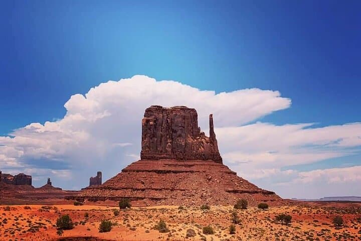Monument Valley Historical Jeep Tour: Explore Navajo Land’s Iconic Landscapes and Culture