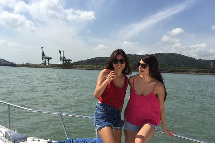 Private Panama Bay Cruise & Light Fishing from Flamenco Marina photo 1