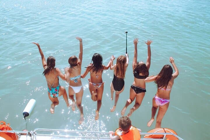 Private Luxury Sailing Beach Tour from Lisbon to Cascais