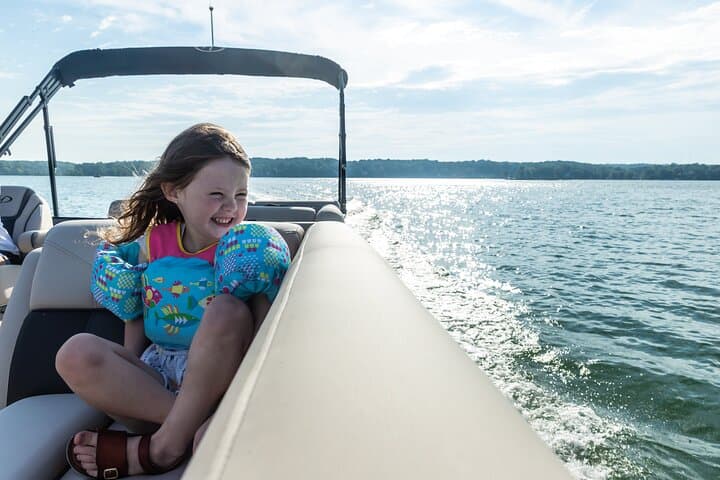 25-foot Tritoons in Door County: 3-Hour Sister Bay Boat Rental photo 3