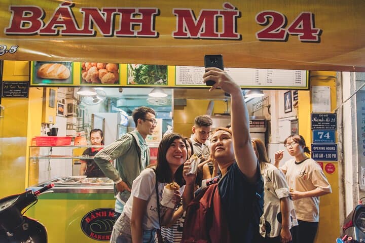 Saigon Evening Street Food Safari: 20 Tastings Through Districts 3, 5 & 10 photo 2