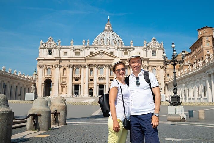 Vatican Treasure Hunt: Team-Building Scavenger Tour Through St. Peter’s Quarter photo 4