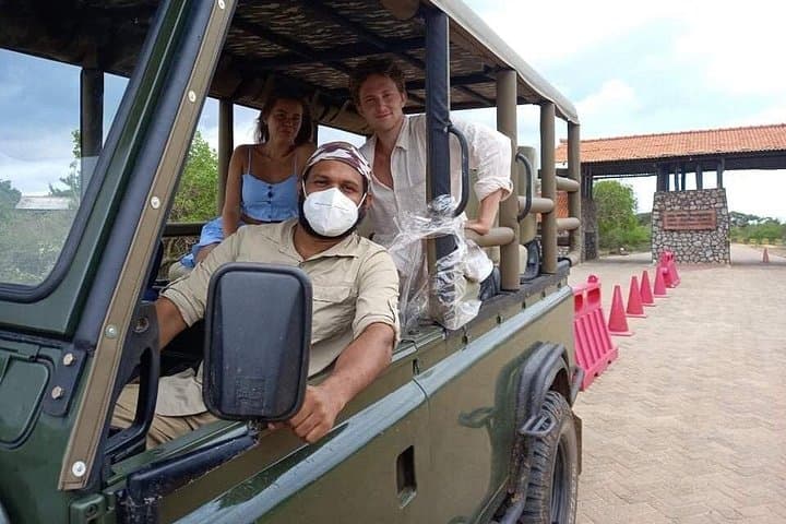 Leopard Photography Safari in Yala National Park — Land Rover Defender Experience photo 3