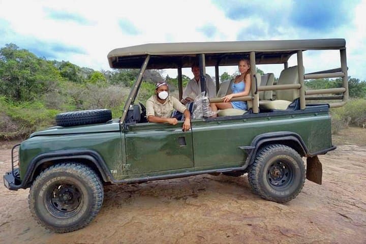 Leopard Photography Safari in Yala National Park — Land Rover Defender Experience photo 2
