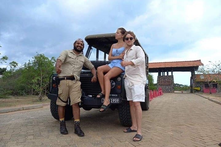 Leopard Photography Safari in Yala National Park — Land Rover Defender Experience photo 4