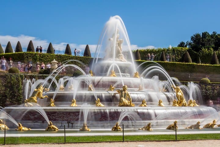 Versailles Palace Live Tour with Gardens Access from Paris
