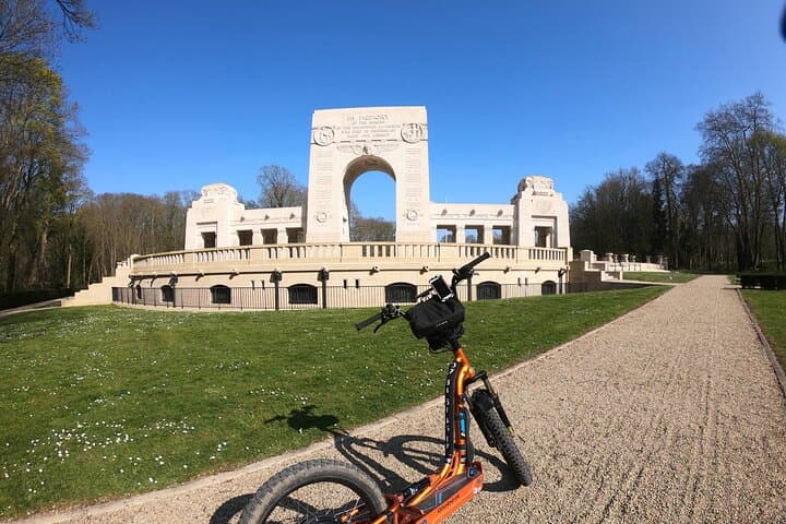 Versailles Path of the Heroes: Electric Scooter History Tour