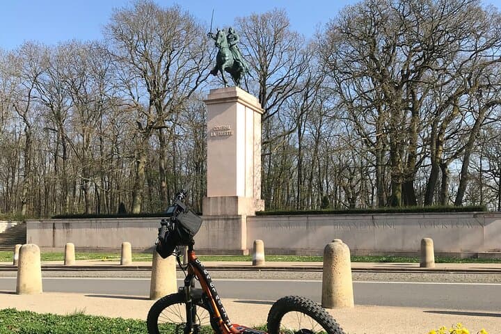 Versailles Path of the Heroes: Electric Scooter History Tour photo 4