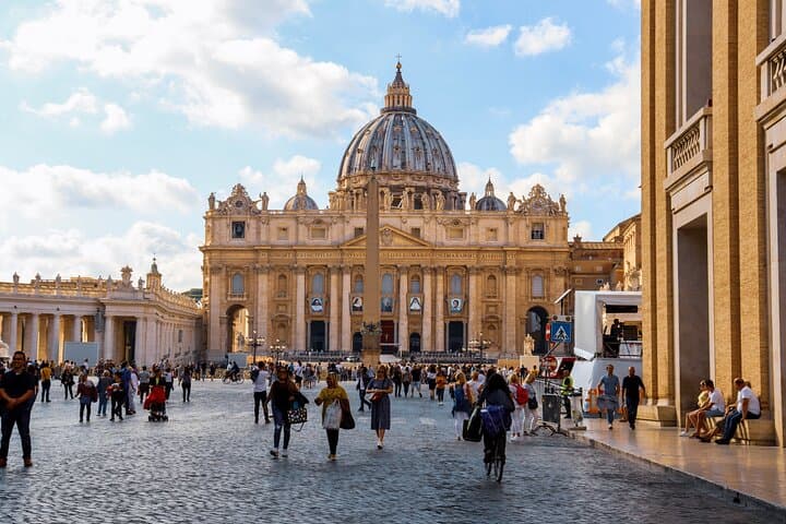 Haunted Rome Walking Tour — Castel Sant'Angelo, Piazza Navona & Campo de' Fiori photo 3